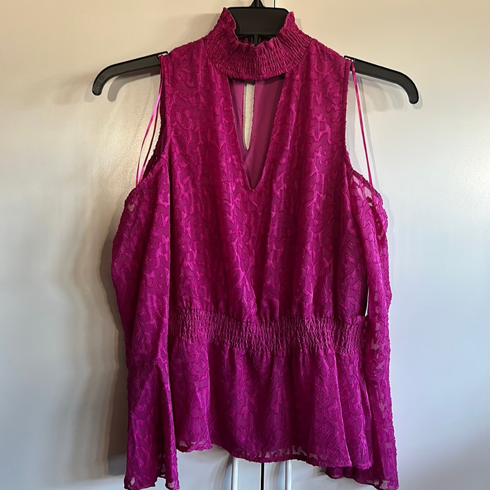 {NWT} $59 MACY’S WILLOW DRIVE cold shoulder long sleeve blouse
